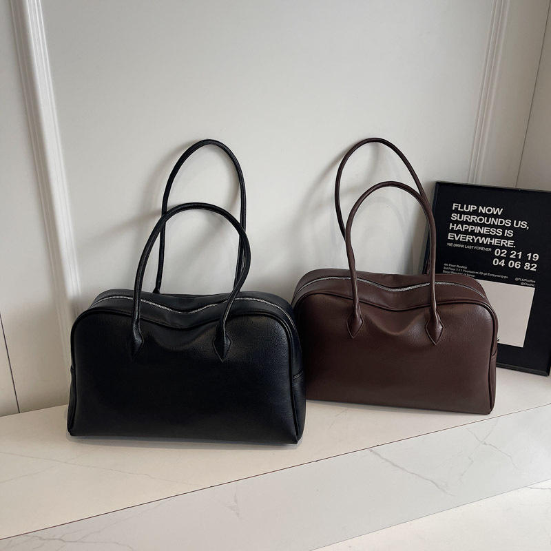 Aria | Schultertasche im Bowling-Stil