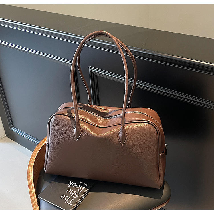 Aria | Schultertasche im Bowling-Stil