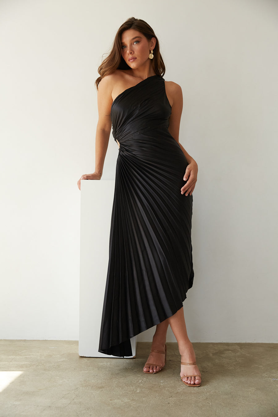 Sylviana - Ein-Schulter Plissiertes Midi-Kleid